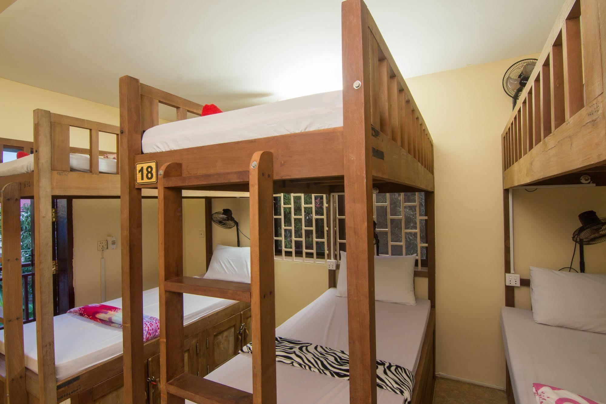 Noni Tree Hostel Siem Reap Dış mekan fotoğraf