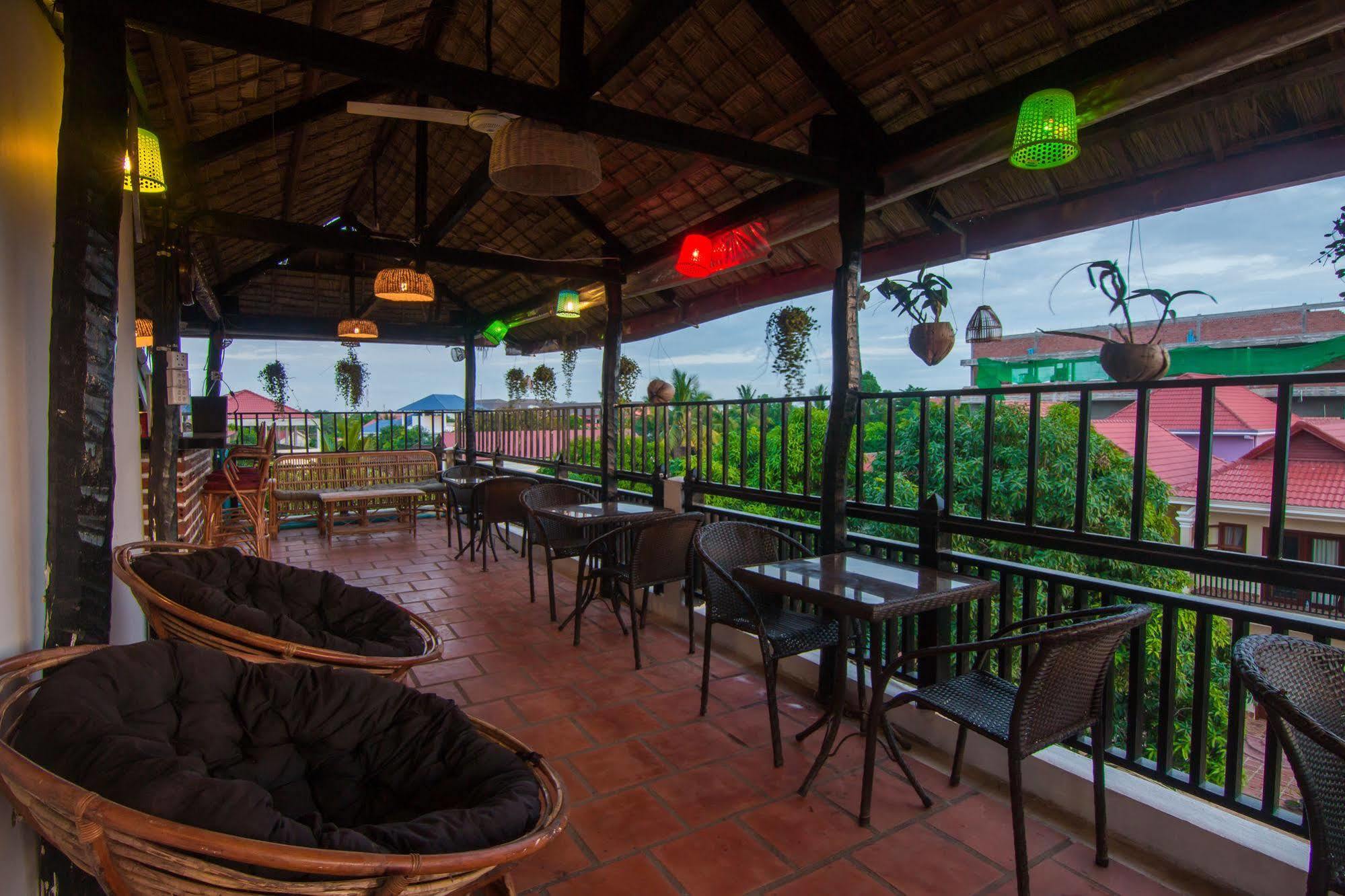 Noni Tree Hostel Siem Reap Dış mekan fotoğraf