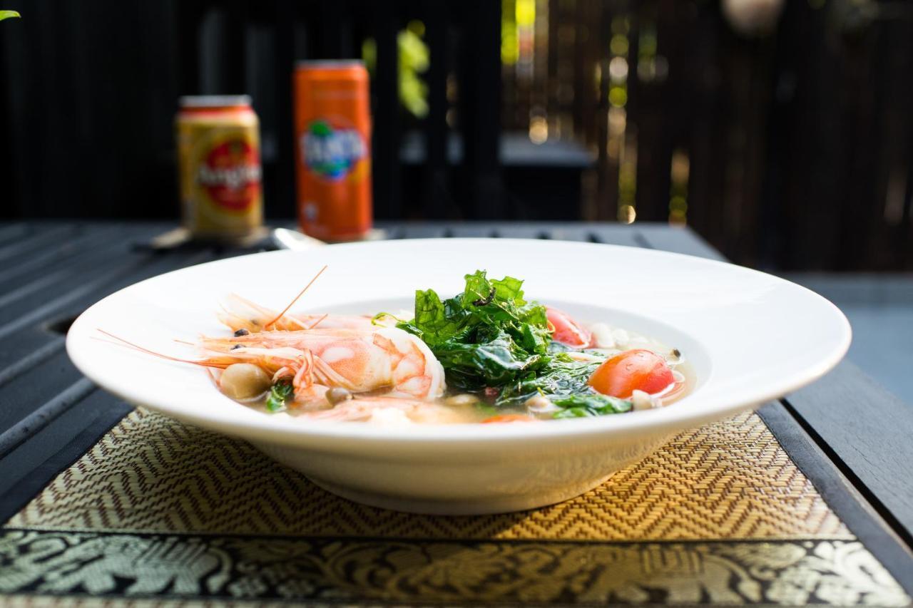 Noni Tree Hostel Siem Reap Dış mekan fotoğraf