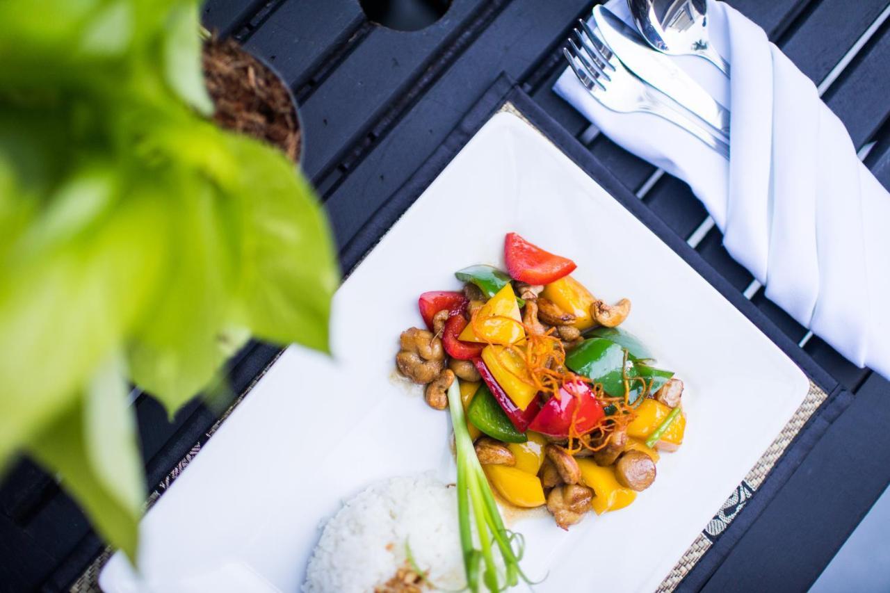 Noni Tree Hostel Siem Reap Dış mekan fotoğraf